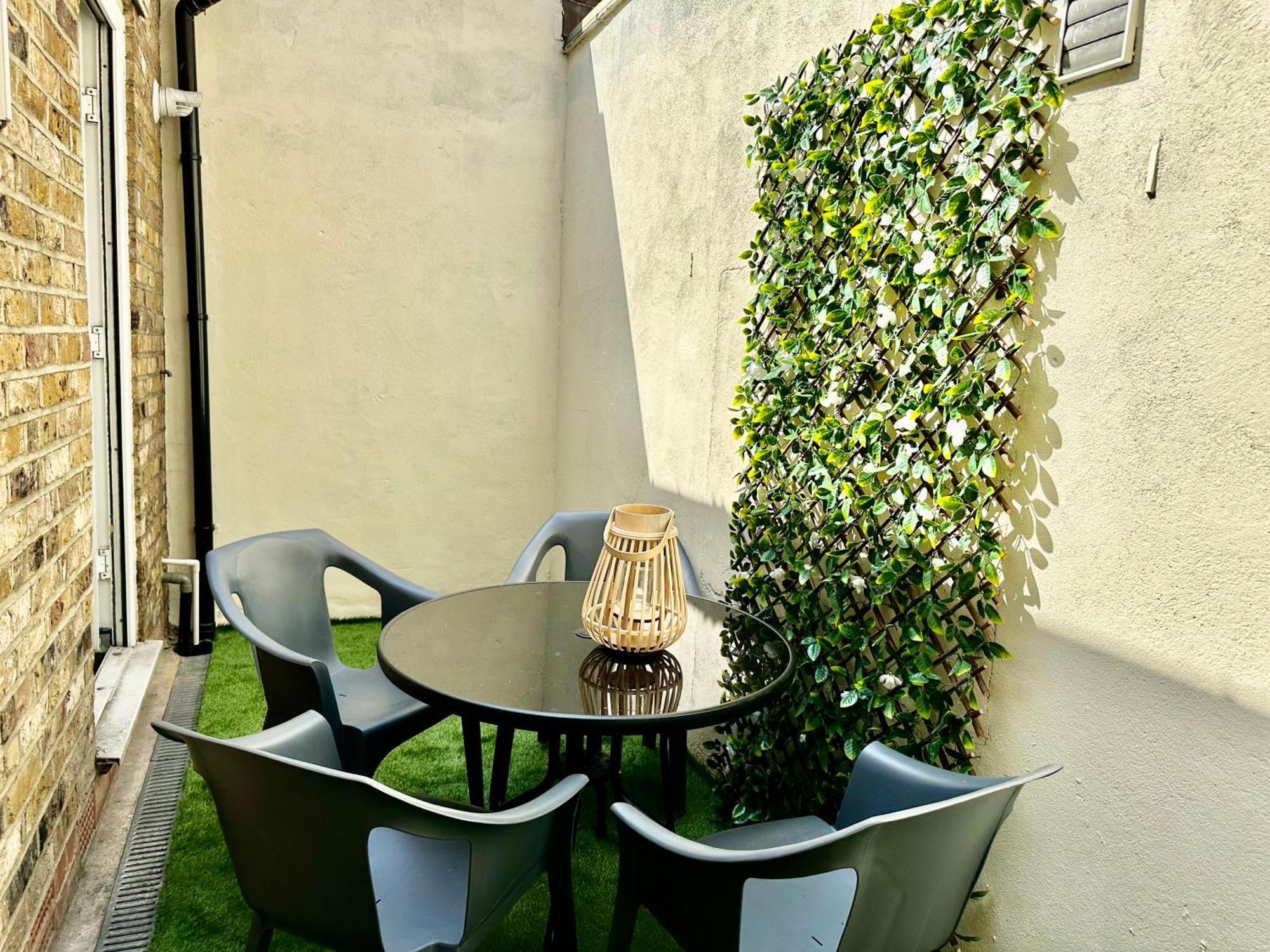Westferry Two Apartment Londra Exterior foto